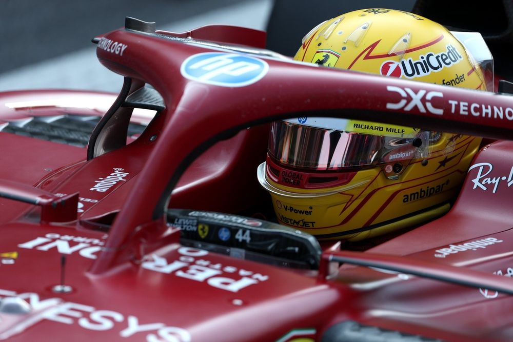 images-mgl-YP3vvv32-s1000-lewis-hamilton-ferrari