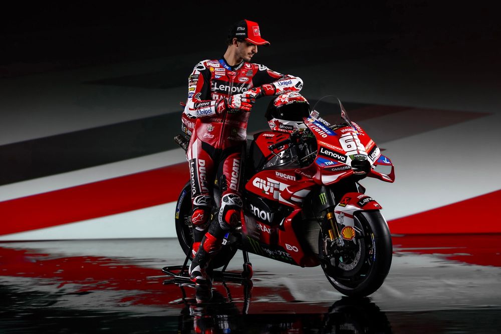 images-mgl-YpbPLEW0-s1000-francesco-bagnaia-ducati-team