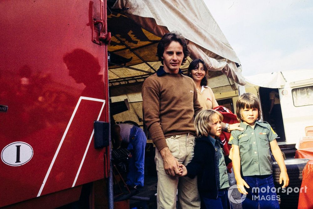 images-mgl-6gp8zob0-s1000-gilles-villeneuve-with-wife-jo-1