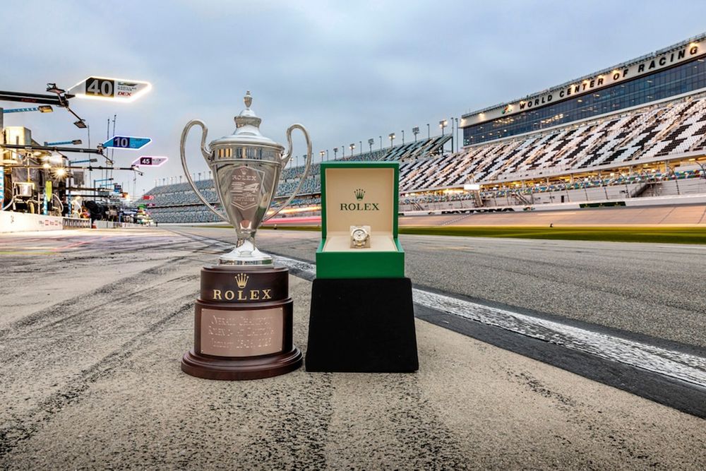 images-mgl-YP35oL42-s1000-daytona-24h-trophy-and-rolex