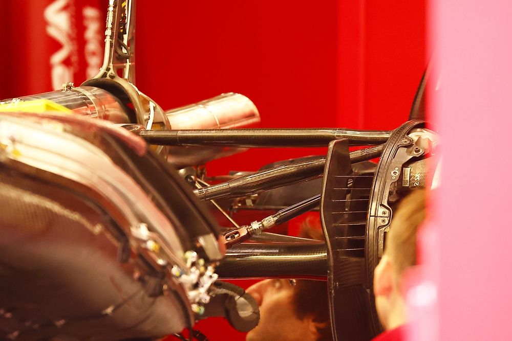 images-mgl-24vxXbN6-s1000-ferrari-sf-25-dettaglio-sospen