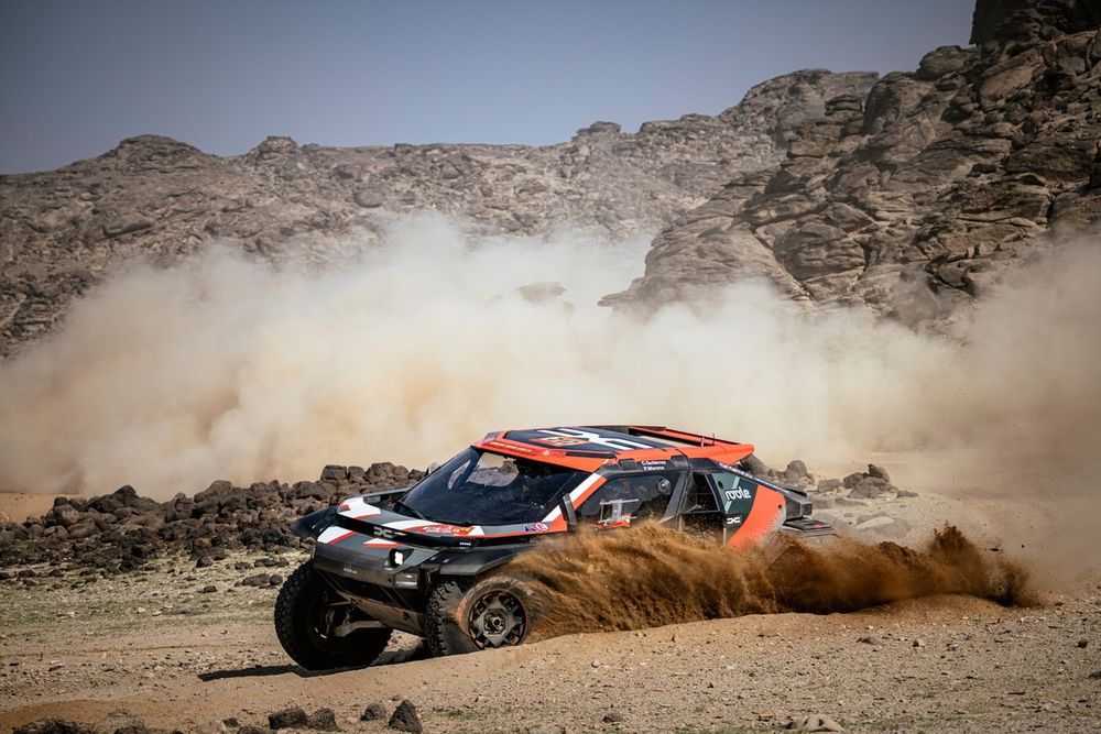 images-mgl-YBVoxZ7Y-s1000-212-the-dacia-sandriders-dacia