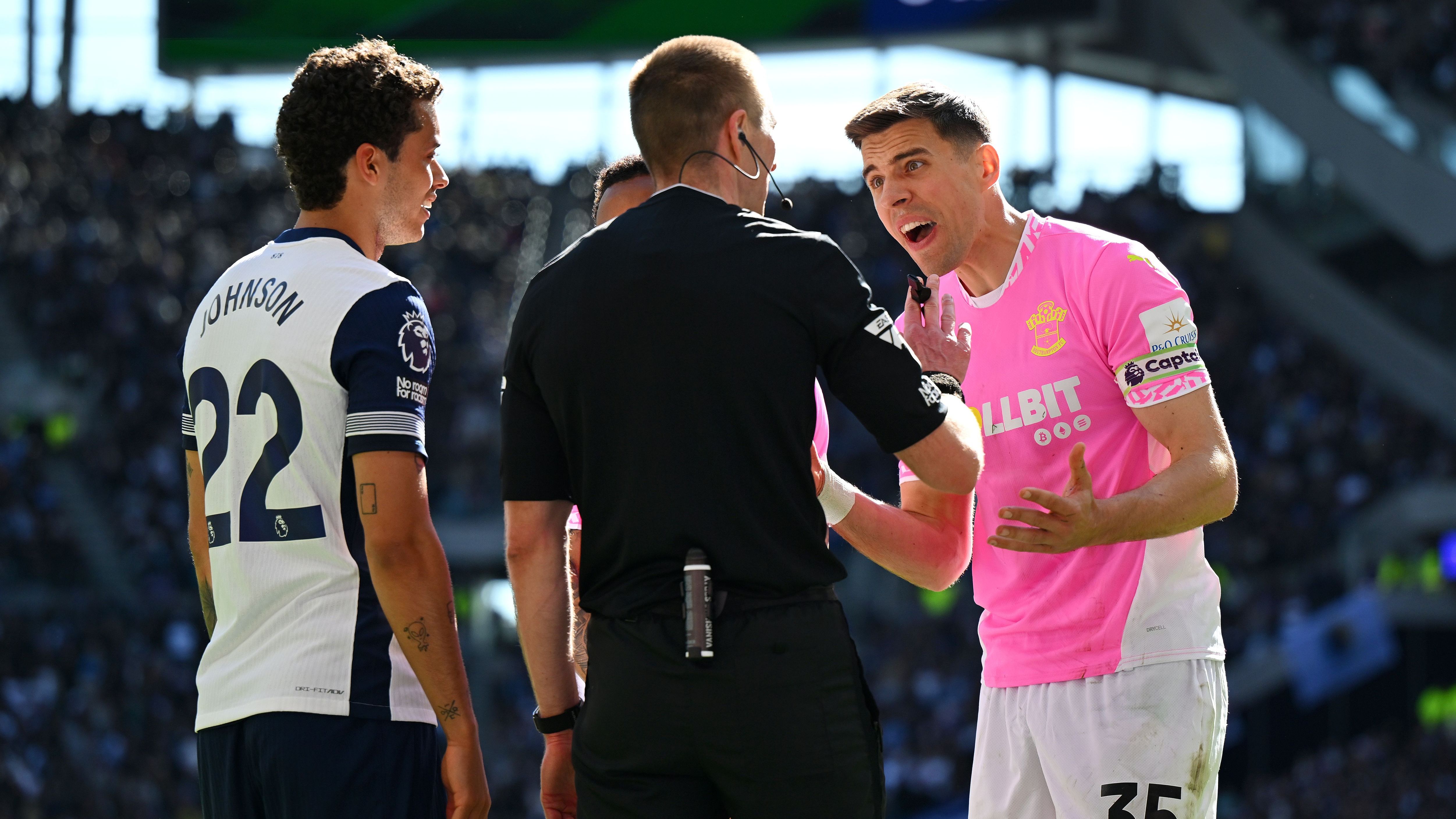 images-v3-getty-2208827799-crop-MM5DKMBQGQ5DEOBRGU5G433XMU5DAORSGYYQ====-GettyImages-2208827799