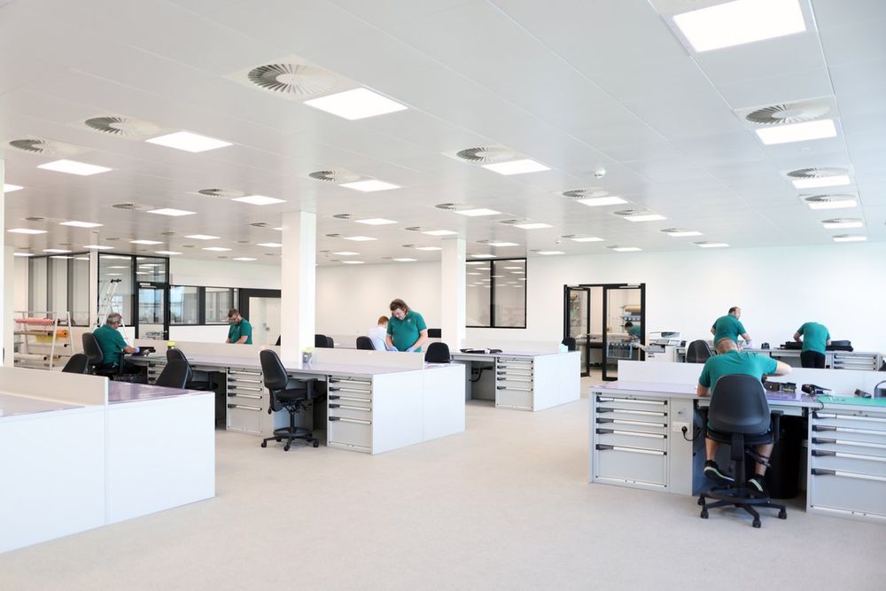 images-mgl-2jX1knM6-s1000-aston-martin-campus