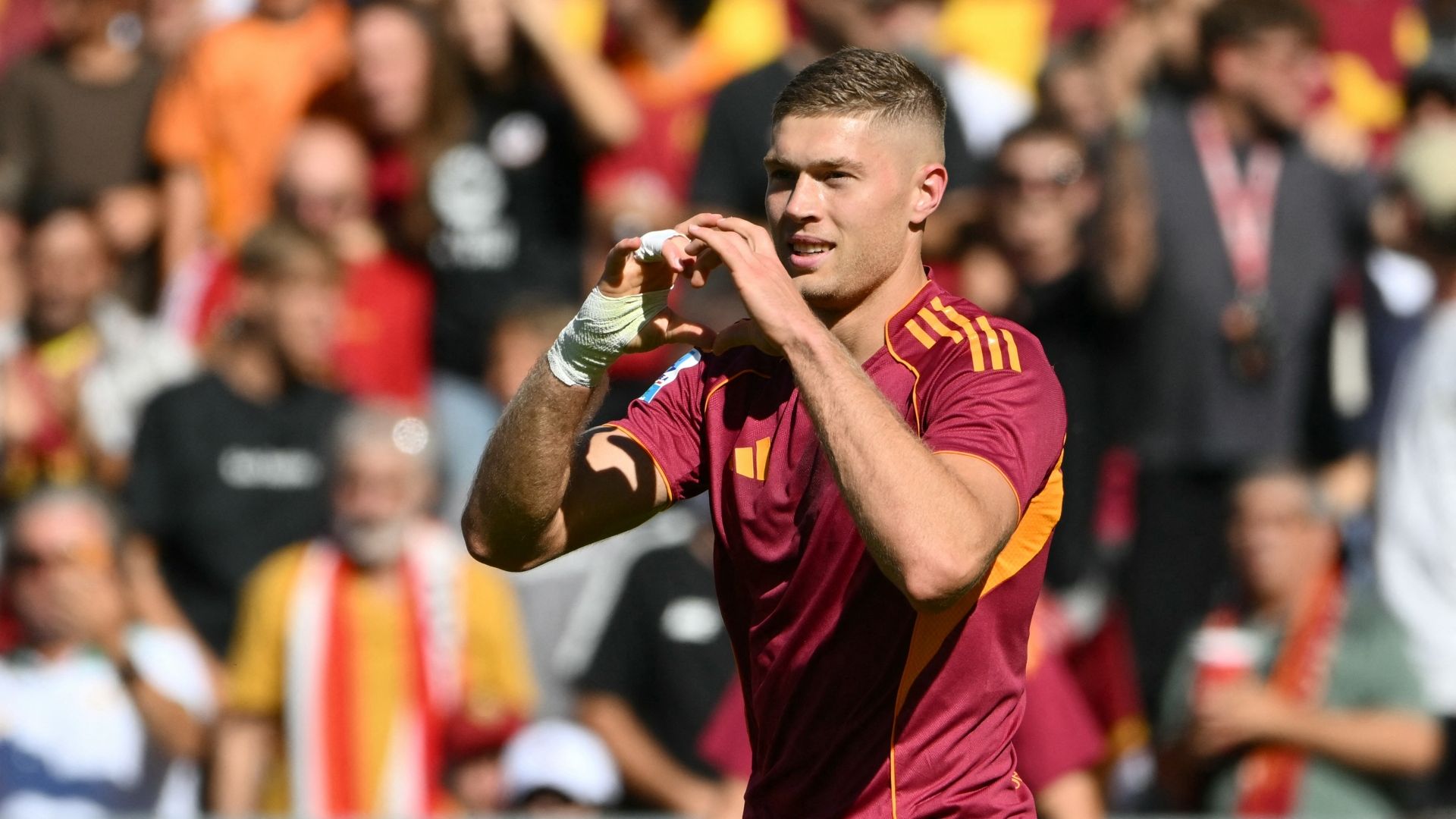 images-v3-blt916bfd4ca4c76002-crop-MM5DCOJSGA5DCMBYGA5G433XMU5DAORR-dovbyk%20roma%20verona