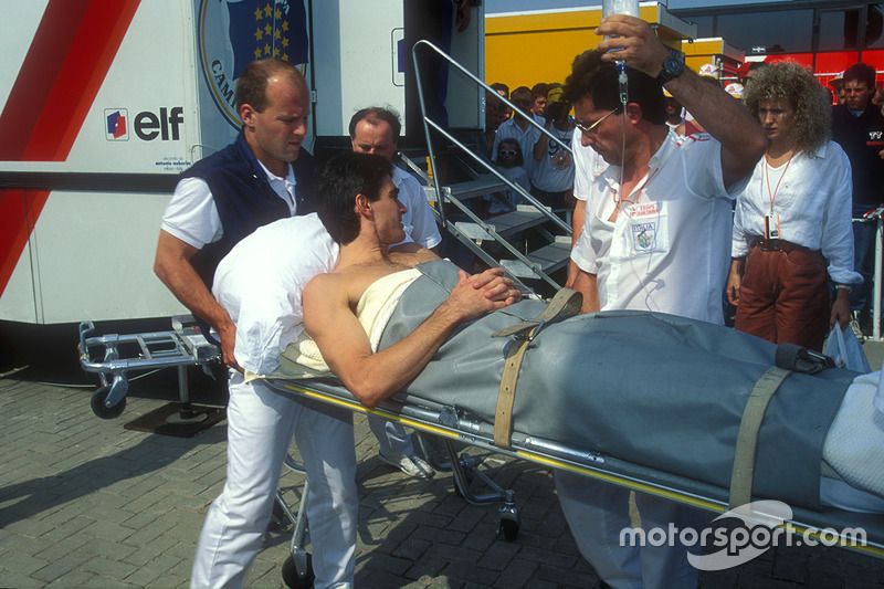 images-mgl-6VZZMR76-s1000-motogp-500cc-dutch-tt-1992-mick-doohan-honda-after-his-crash