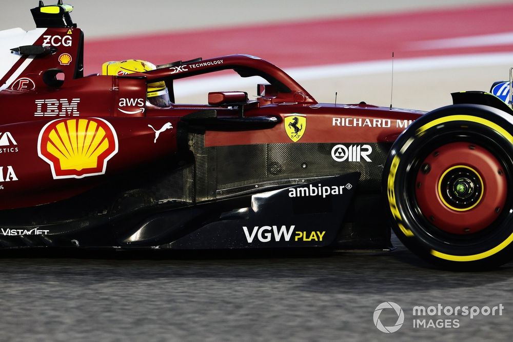 images-mgl-YEQzzG1Y-s1000-lewis-hamilton-ferrari