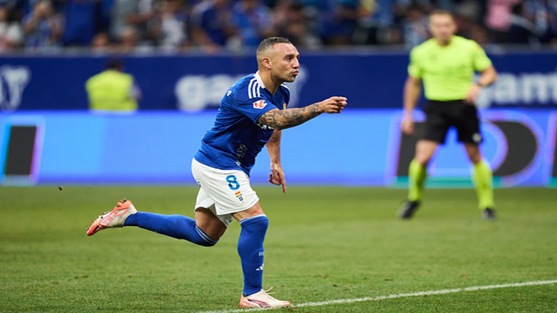 images-v3-blt9aa4d8e7a52d4883-gettyimages-2221373446-594x594