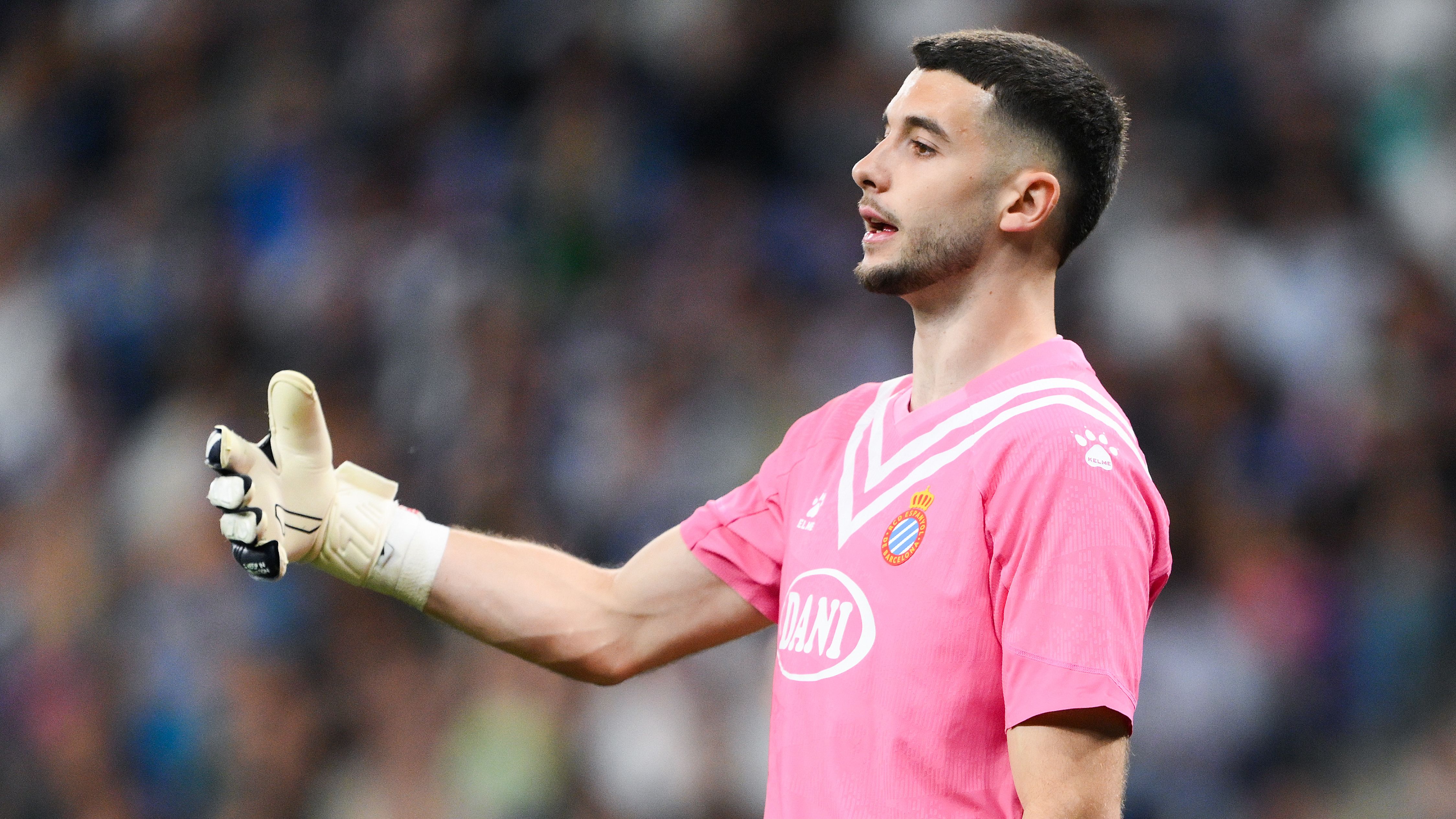 images-v3-getty-2215375357-crop-MM5DINBZGY5DENJSHE5G433XMU5DIORQ-GettyImages-2215375357