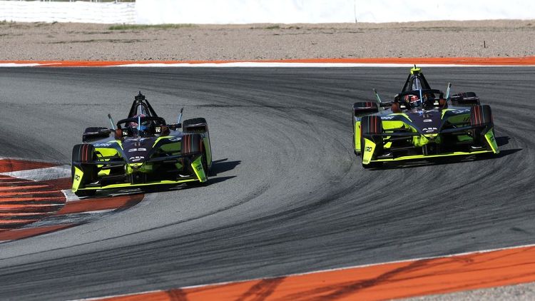 images-mgl-2GdwKwlY-s1000-dan-ticktum-cupra-kiro-josep-m