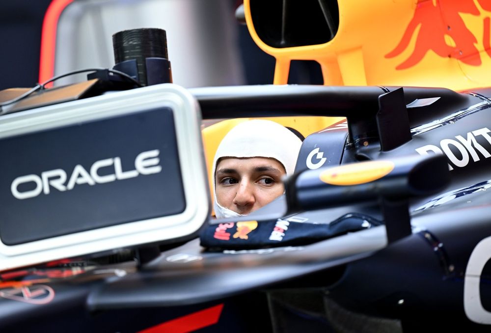 images-mgl-2y7AL5m6-s1000-isack-hadjar-racing-bulls-team