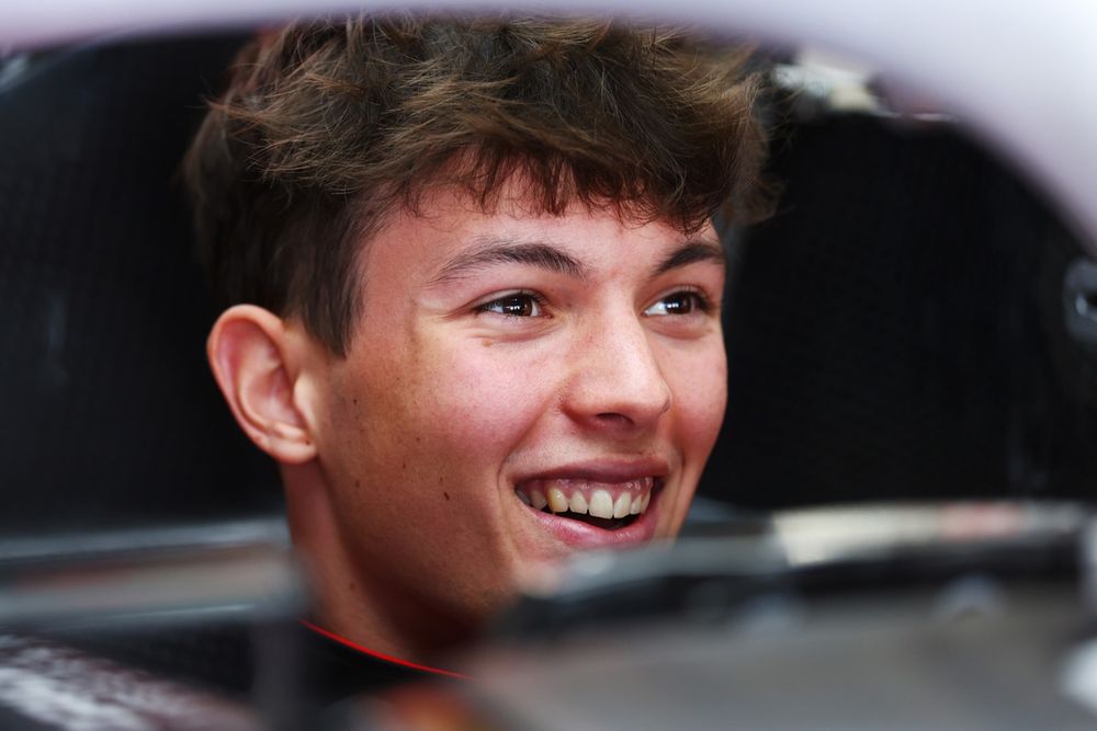 images-mgl-0qX8x7E6-s1000-oliver-bearman-haas-f1-team