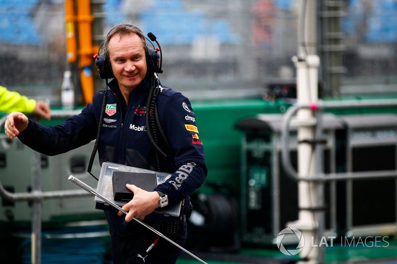 images-mgl-6xA8x3R0-s1000-f1-australian-gp-2018-jonathan-wheatley-team-manager-red-bull-racing
