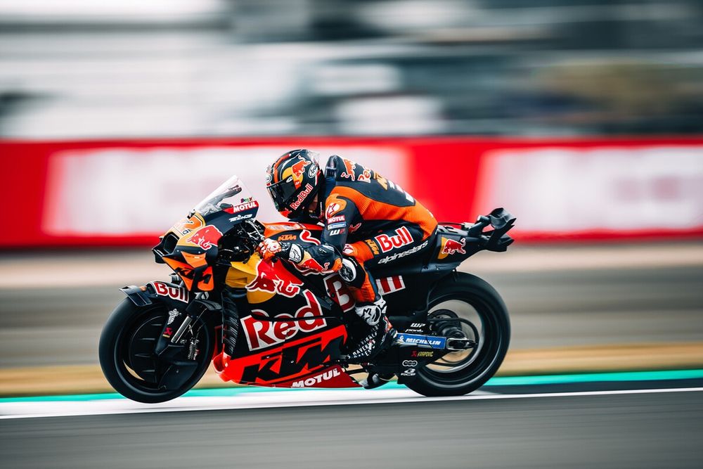 images-mgl-0ZR95pL0-s1000-maverick-vinales-red-bull-ktm-