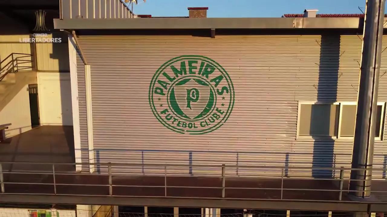transform-b2fadffc-cdf6-4f58-bfcf-a6567ff30d38-Palmeiras-FC-badge-in-Braga-Portugal