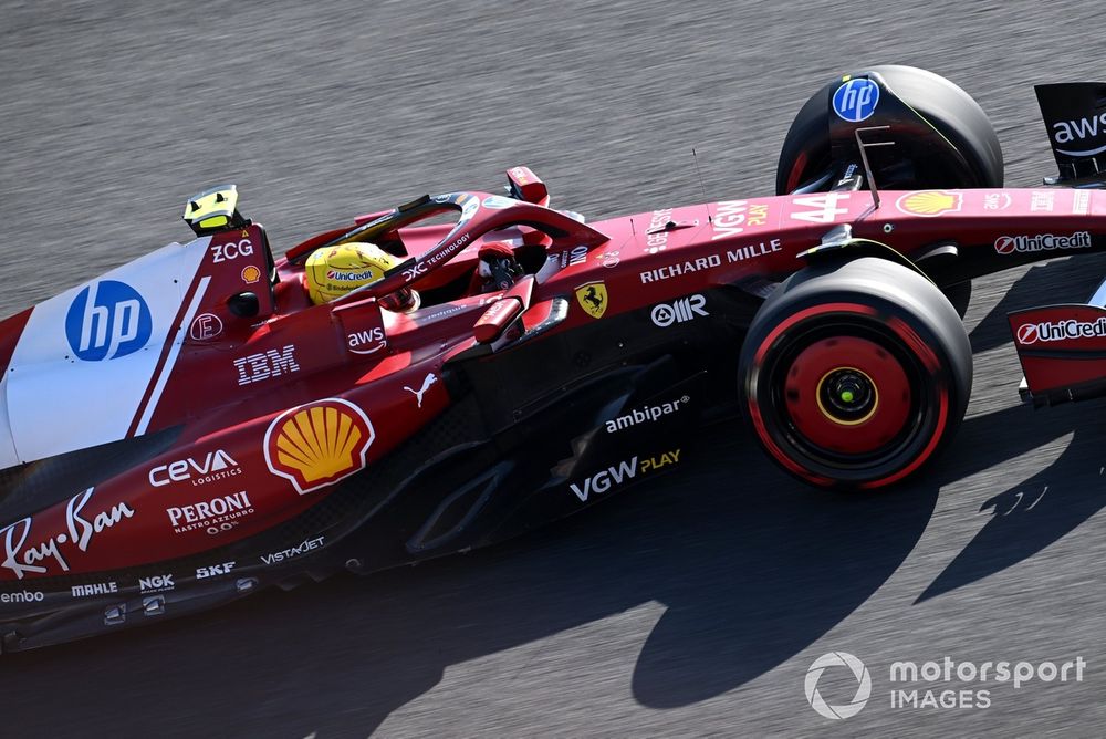 images-mgl-0mb4pq42-s1000-lewis-hamilton-ferrari