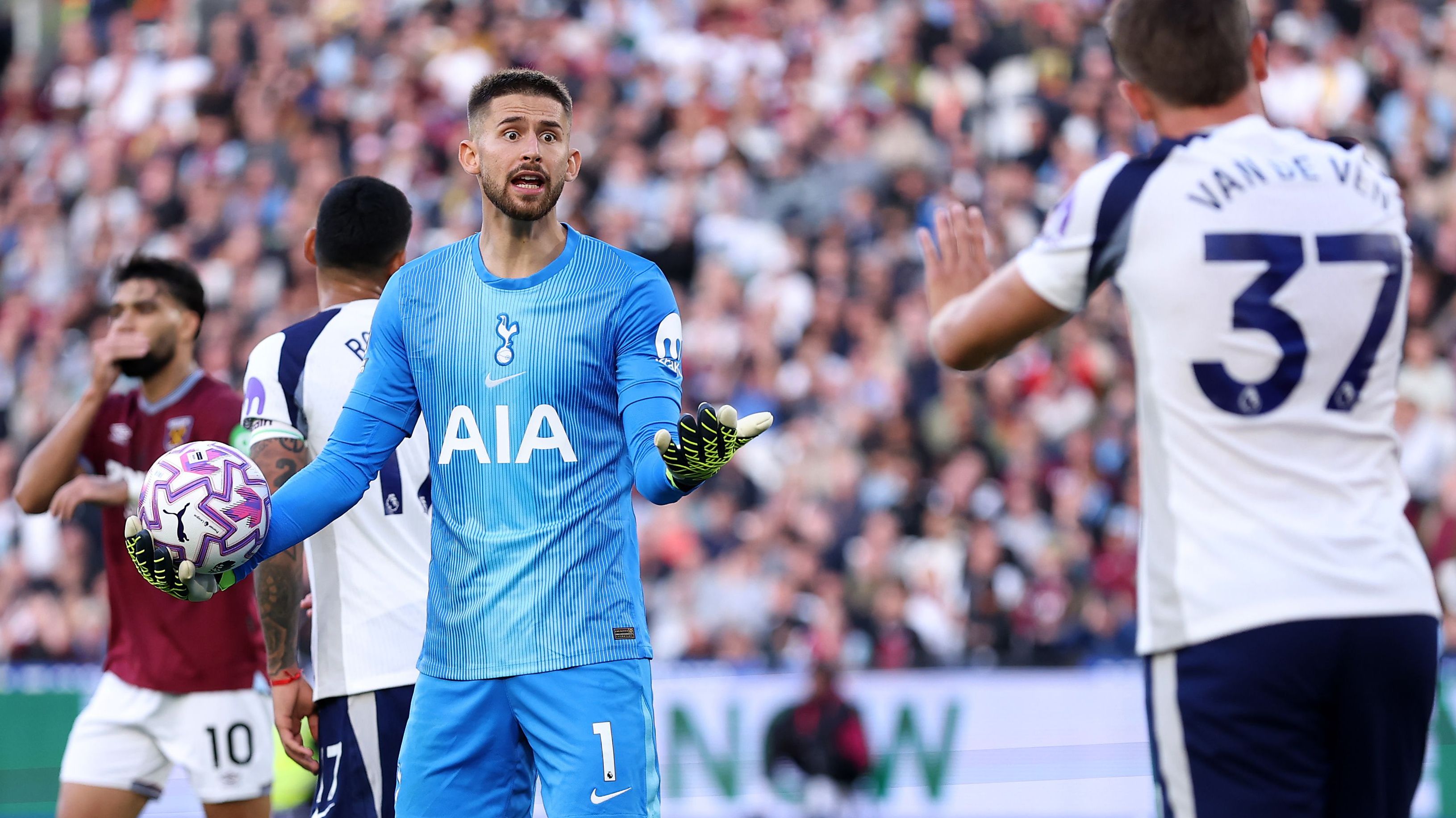 images-v3-getty-2235226571-crop-MM5DGMRWGE5DCOBTGQ5G433XMU5DCMZWGI5DCNBT-GettyImages-2235226571