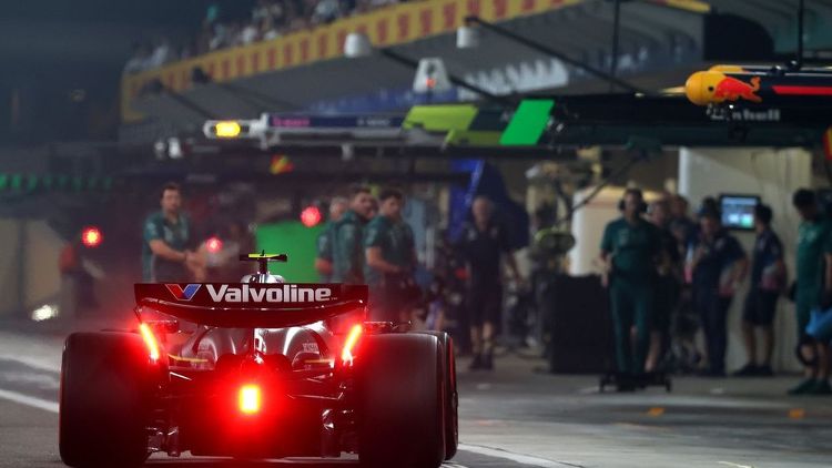 images-mgl-01Qdzbq0-s1000-fernando-alonso-aston-martin-r