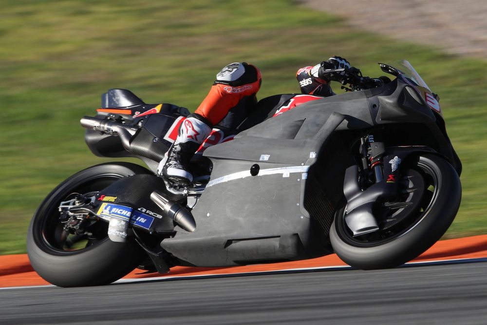 images-mgl-25d3w1x0-s1000-pedro-acosta-red-bull-ktm-fact