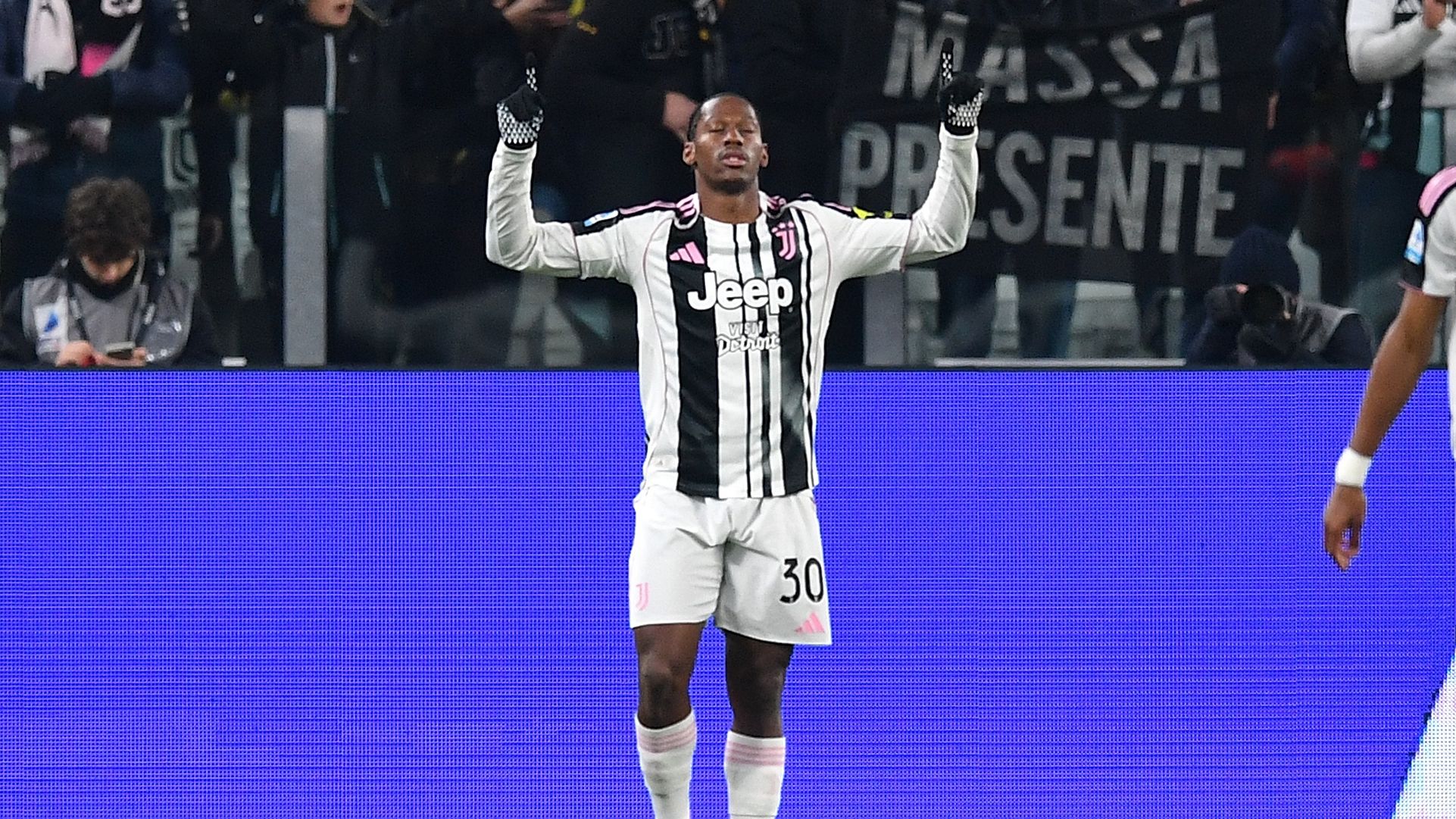 images-v3-blt093dbb22cfddfad0-crop-MM5DCOJSGI5DCMBYGE5G433XMU5DEORQ-David%20Juventus%20(1)