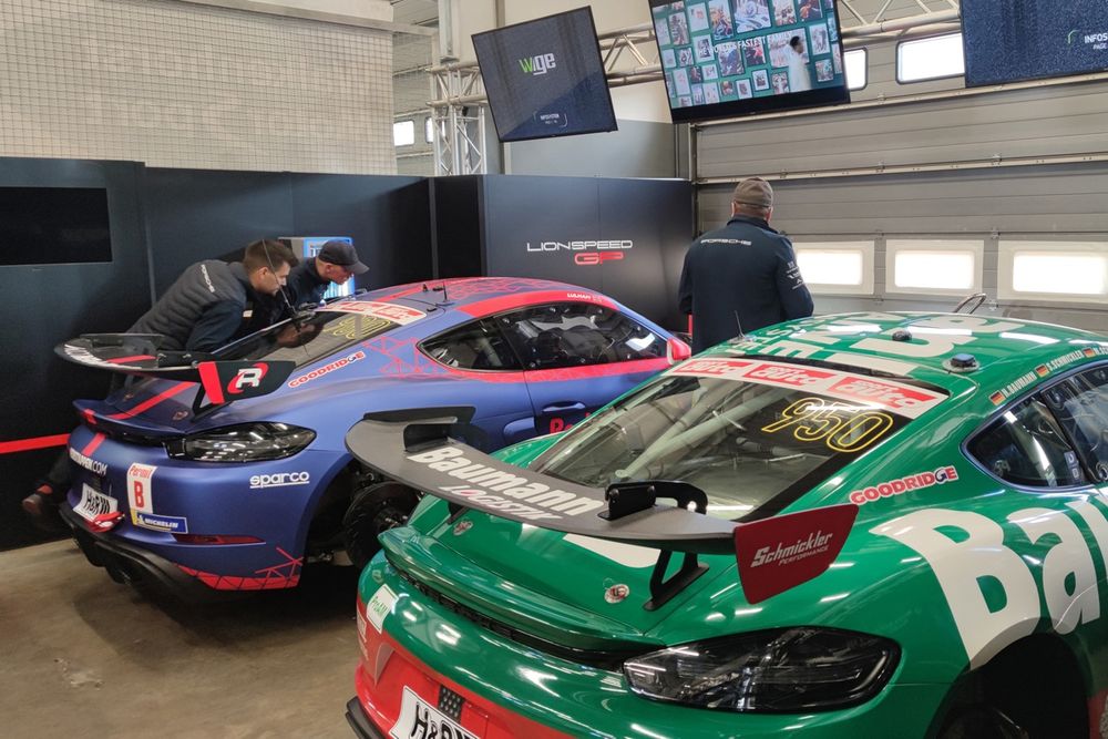 images-mgl-2GzXAqO0-s1000-porsche-718-cayman-gt4-of-max-