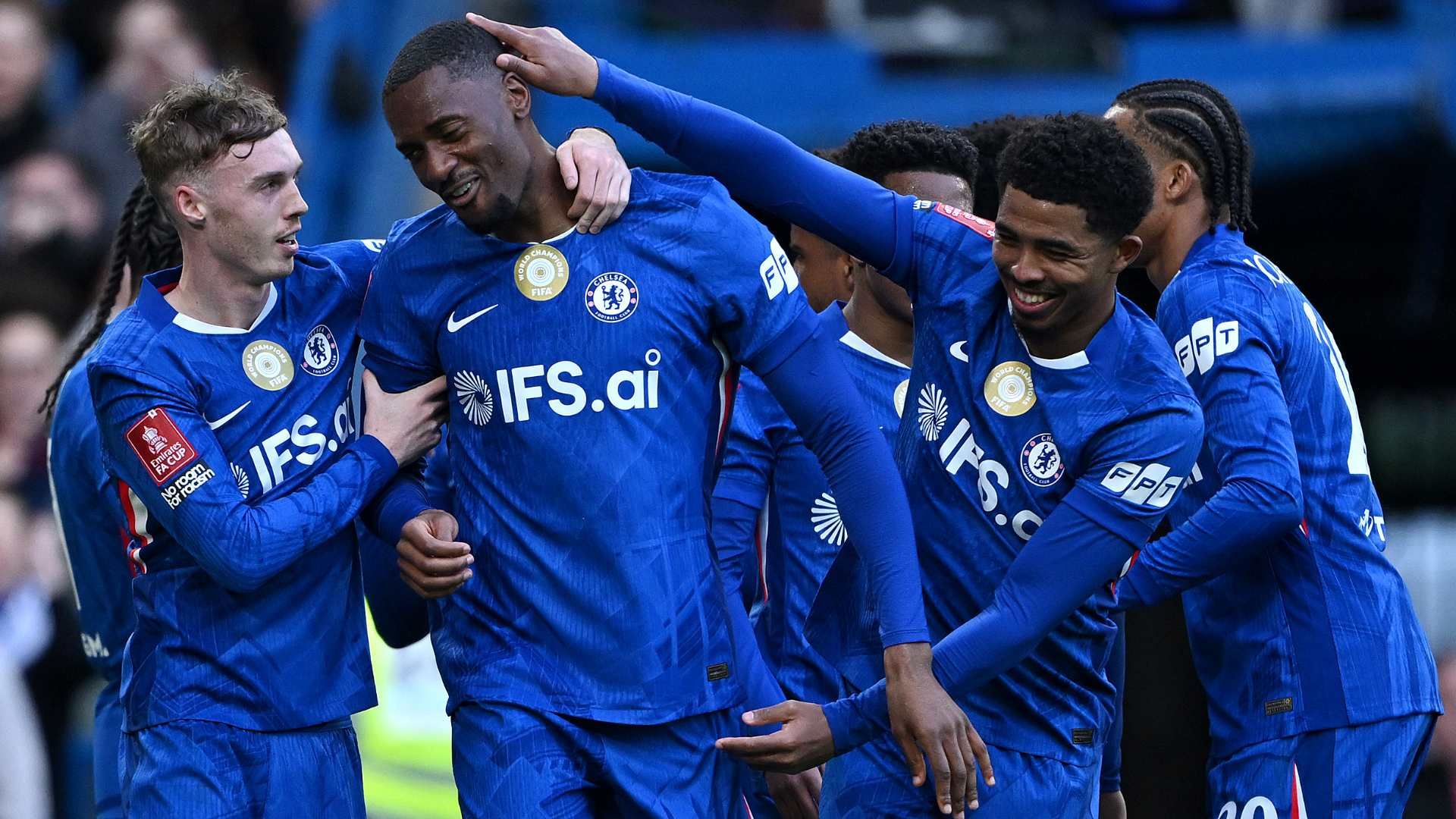 images-v3-bltd14e50034fd12979-chelsea%20(13)