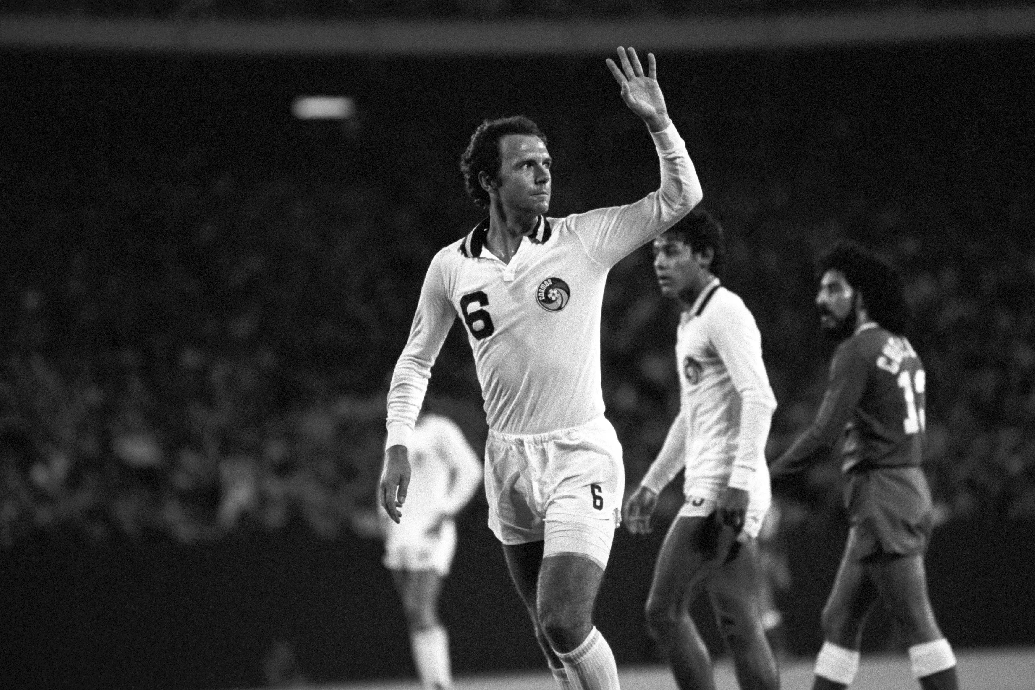 transform-553e1d32-7043-4910-b6df-d295d33cbdc8-Franz-Beckenbauer-playing-for-New-York-Cosmos