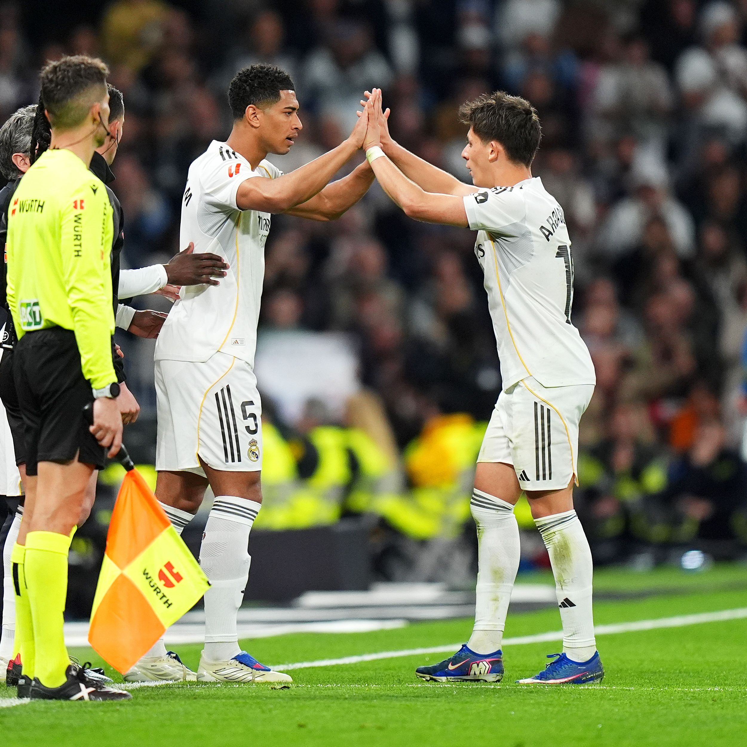 images-v3-getty-2267882571-crop-MM5DENJQGE5DENJQGE5G433XMU5DMMRVHIYA====-GettyImages-2267882571