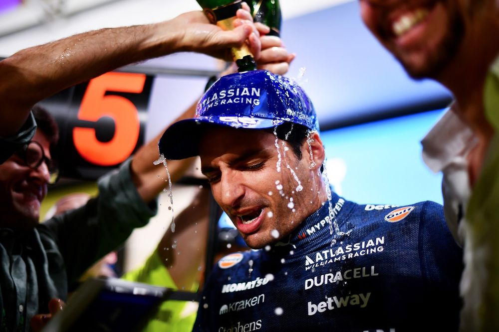 images-mgl-25d3dMn0-s1000-carlos-sainz-williams