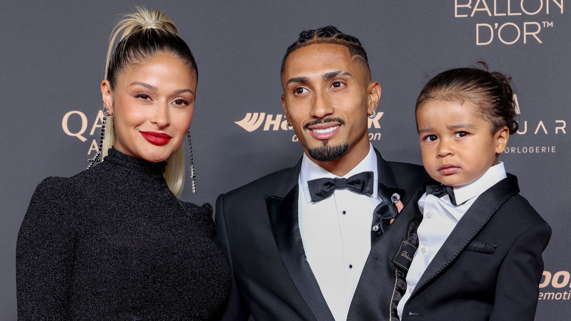 images-v3-blta0c173d0d9f0bf98-Raphinha%20wife