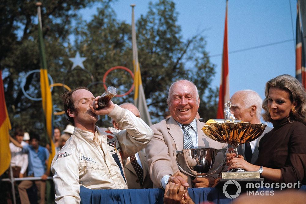 images-mgl-6b75mpB0-s1000-peter-gethin-mclaren-m14a-ford-1