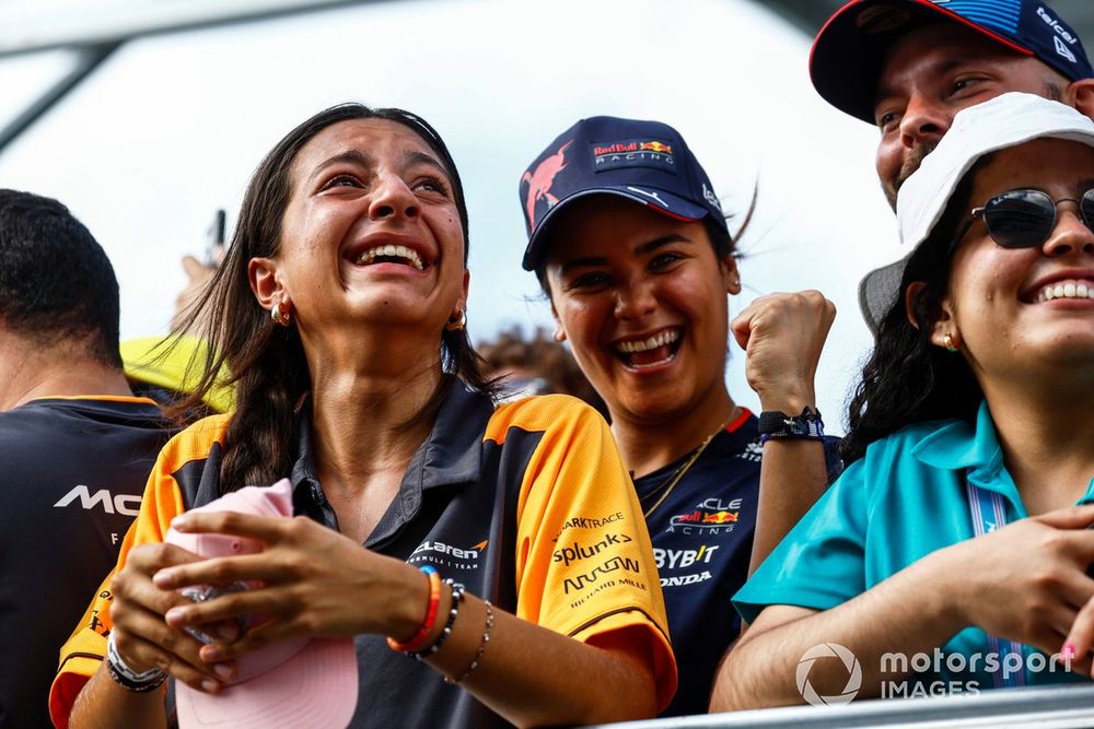 images-mgl-6zQeedpY-s1000-mclaren-and-red-bull-fans-cele