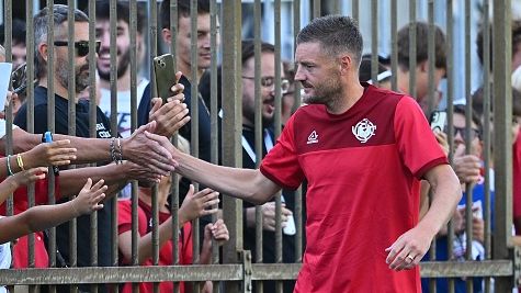 images-v3-blt4d8be01055e56774-crop-MM5DINZVHIZDMNZ2NZXXOZJ2G4YDUOI=-gettyimages-2233377489-594x594