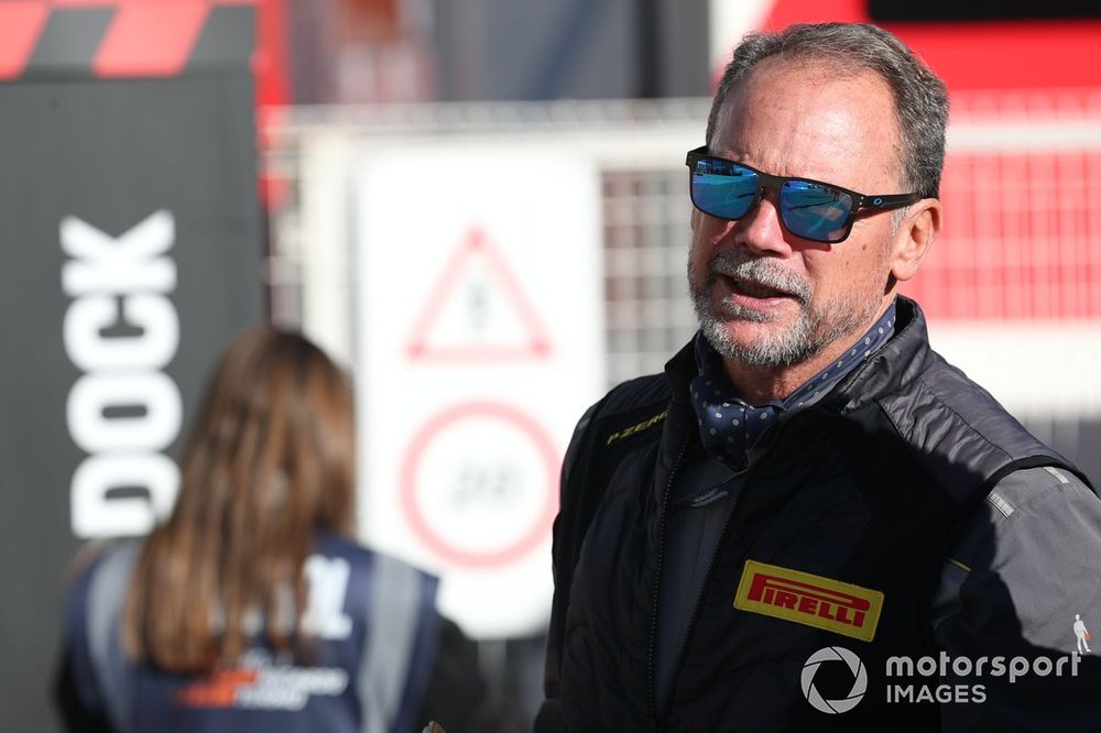 images-mgl-YEQ1w8KY-s1000-giorgio-barbier-pirelli