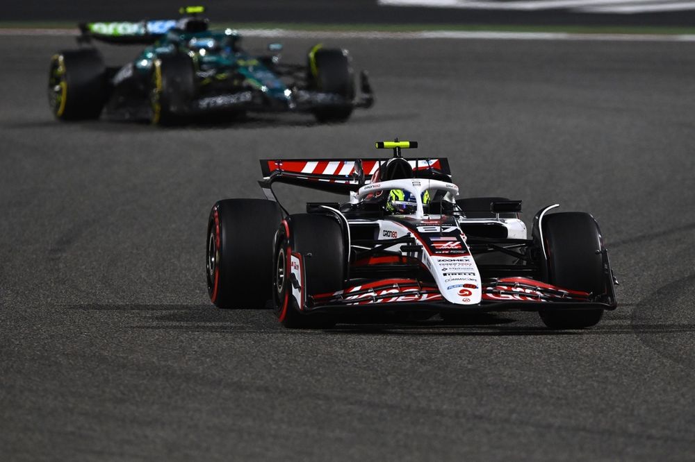 images-mgl-YpNrRWW0-s1000-fernando-alonso-aston-martin-r