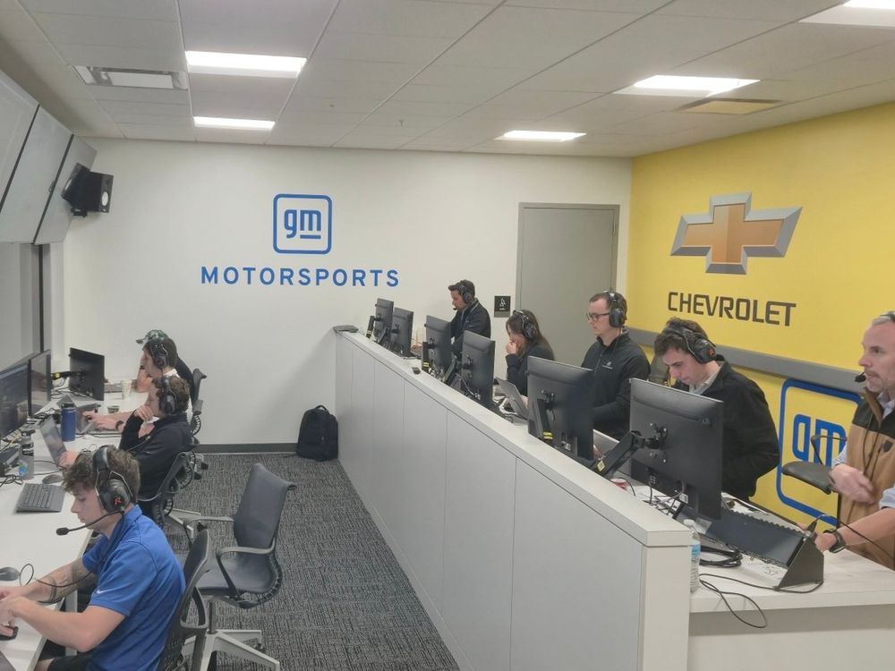 images-mgl-Yv87VlE0-s1000-cadillac-formula-1-team-simula