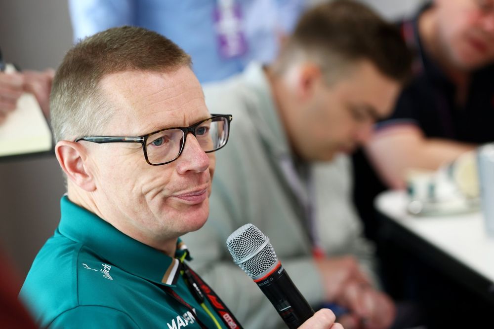 images-mgl-YEQRKkDY-s1000-andy-cowell-aston-martin-racin