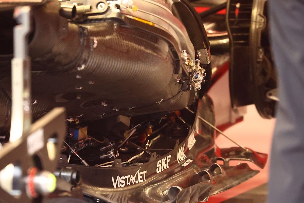 images-mgl-2GzX9qV0-s1000-ferrari-sf-25-dettaglio-tecnic