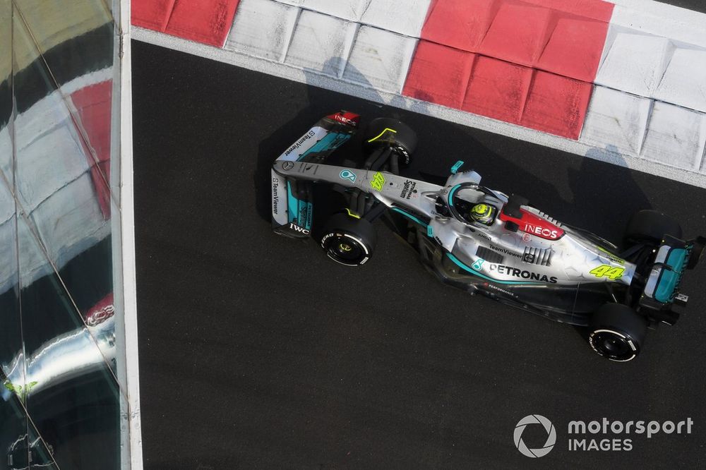 images-mgl-0ZRMEVL0-s1000-lewis-hamilton-mercedes-w13-1