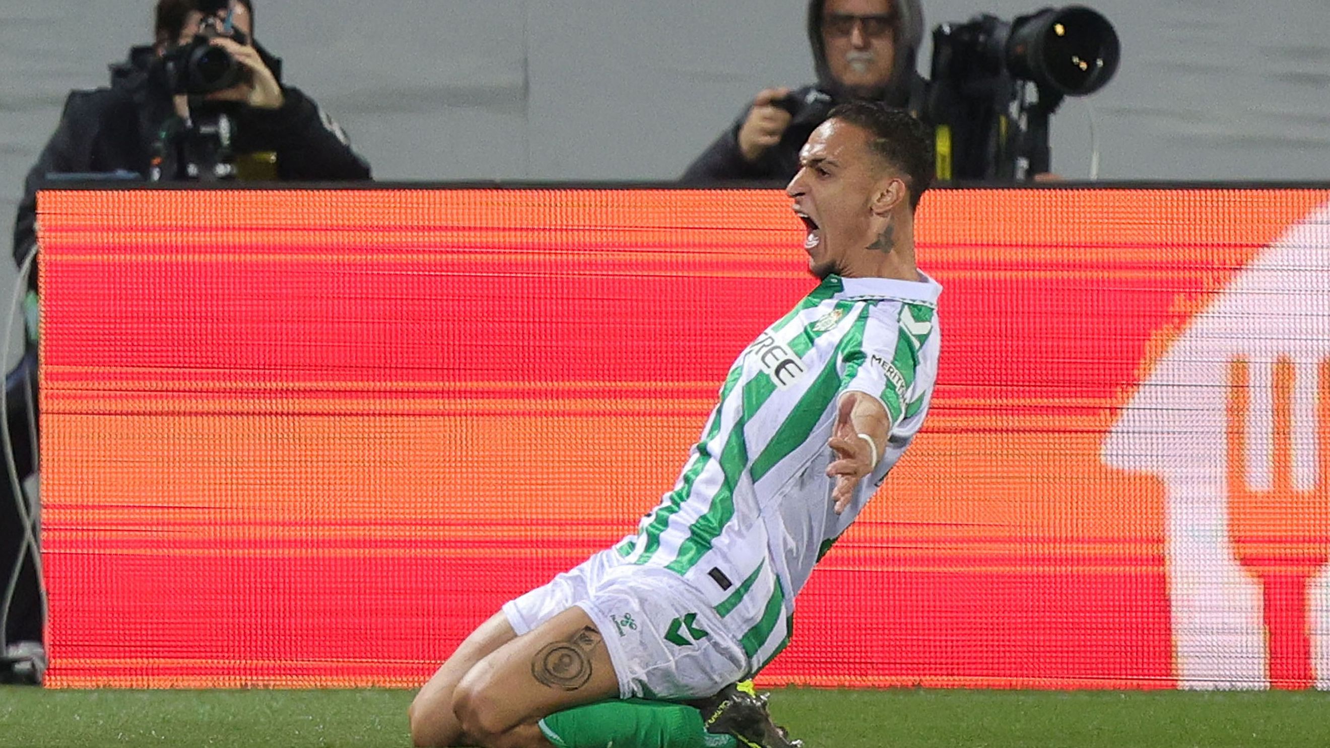 images-v3-getty-2213423222-crop-MM5DENRUGA5DCNBYGU5G433XMU5DSMZ2GMYDE===-GettyImages-2213423222