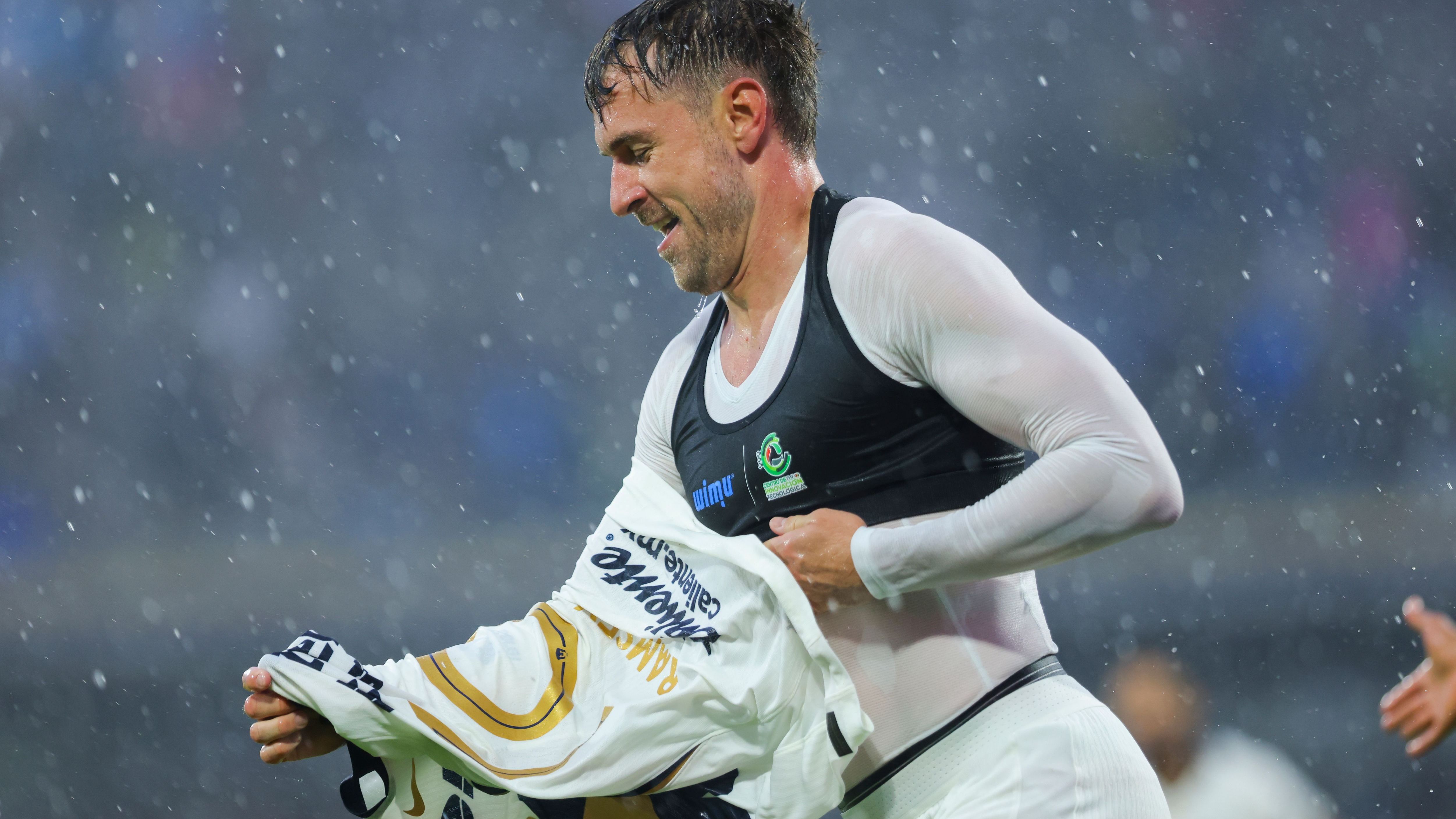 images-v3-getty-2233092346-crop-MM5DKMBQGM5DEOBRGQ5G433XMU5DAORSGYYQ====-GettyImages-2233092346