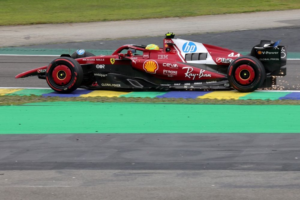images-mgl-YE9weODY-s1000-lewis-hamilton-ferrari