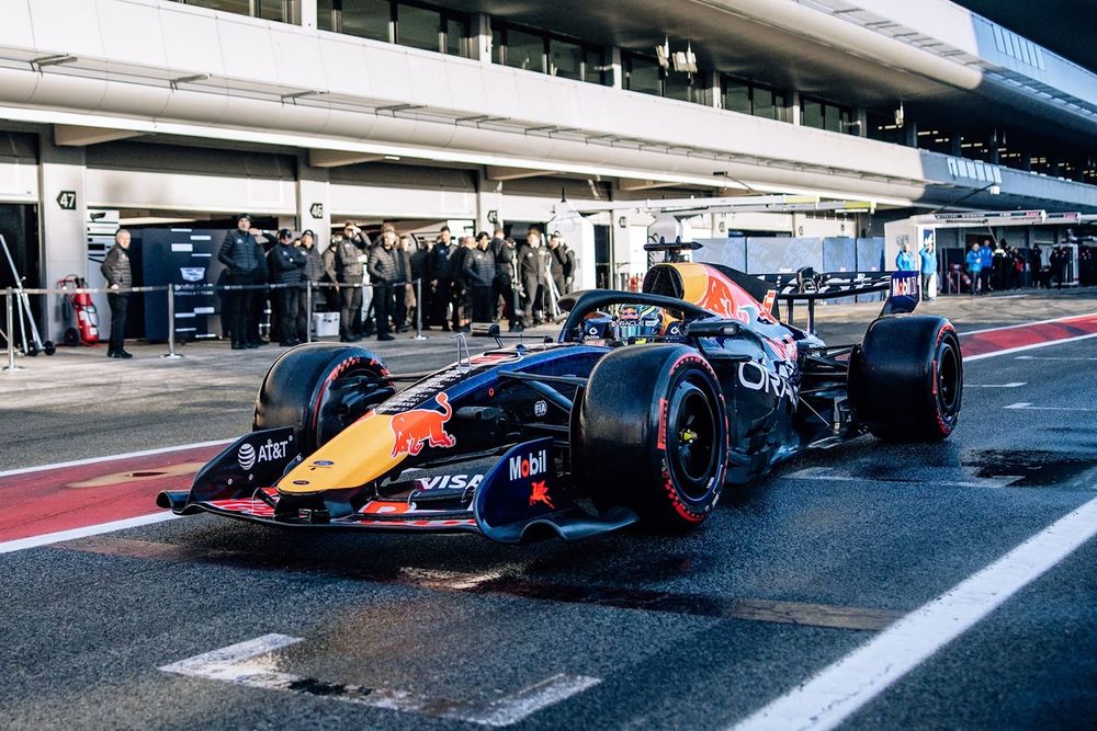 images-mgl-2eZgyQmY-s1000-red-bull-rb22-barcelona-test