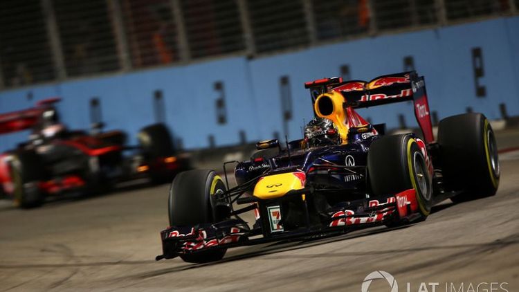 images-mgl-6bpABxe2-s1000-f1-singapore-gp-2012-sebastian-vettel-red-bull-racing-rb8