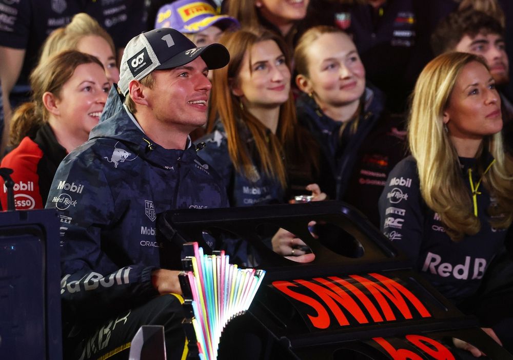 images-mgl-2GdwzJOY-s1000-max-verstappen-red-bull-racing