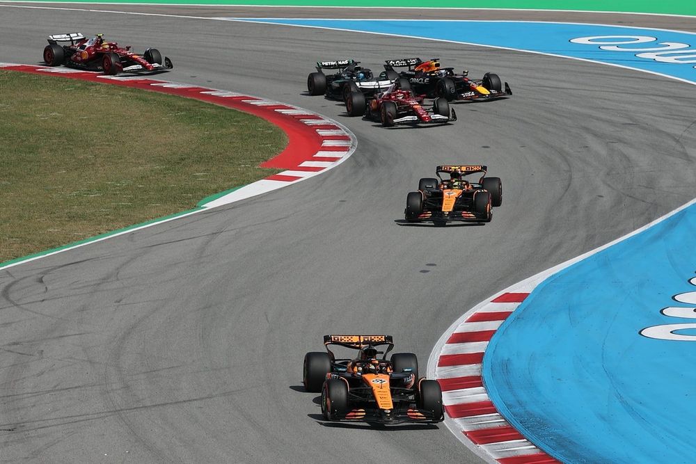 images-mgl-0mbBLOX2-s1000-charles-leclerc-ferrari-lando-