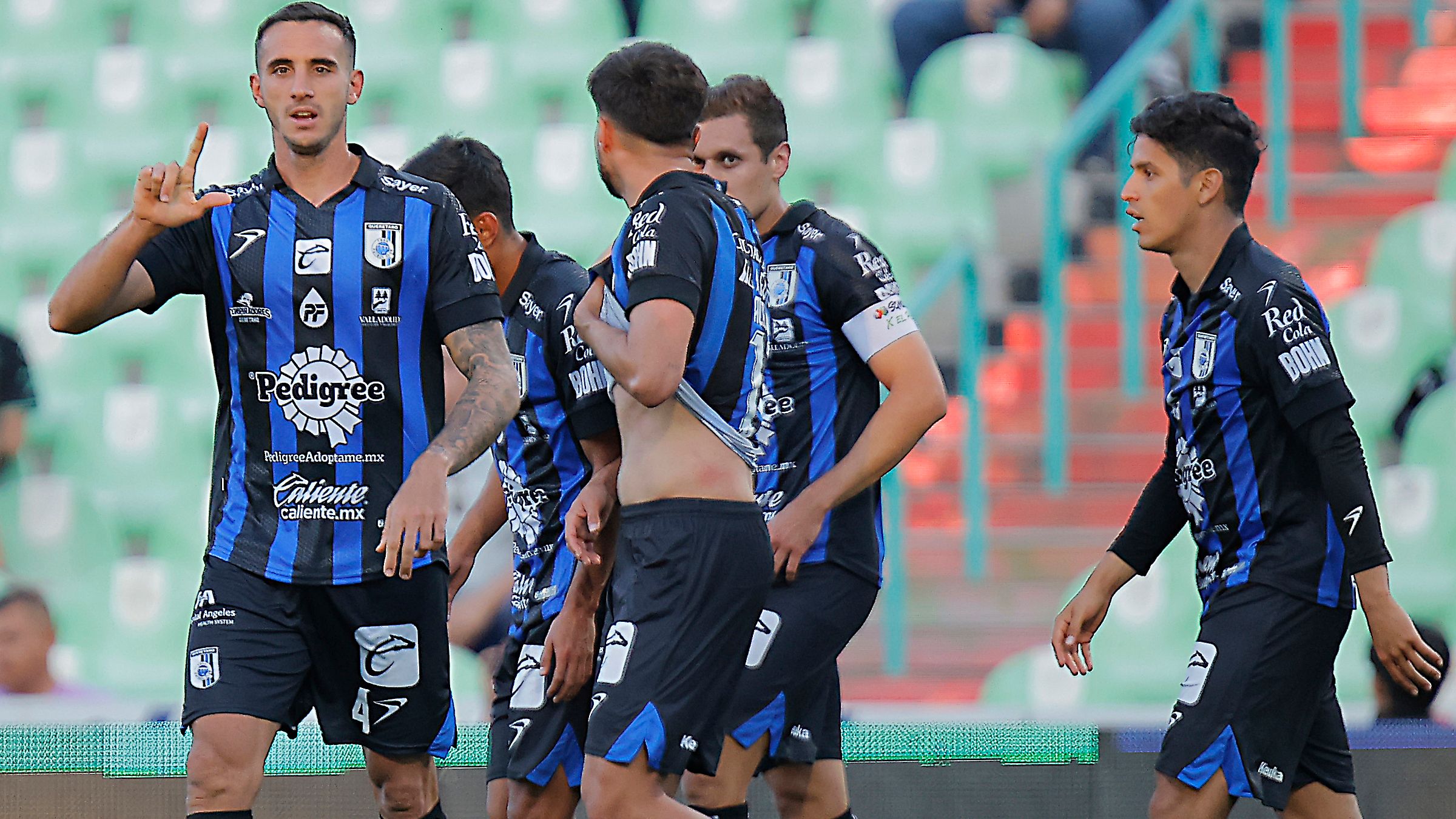 images-v3-getty-2210135190-crop-MM5DENBQGA5DCMZVGA5G433XMU5DENZQHI4DE===-GettyImages-2210135190