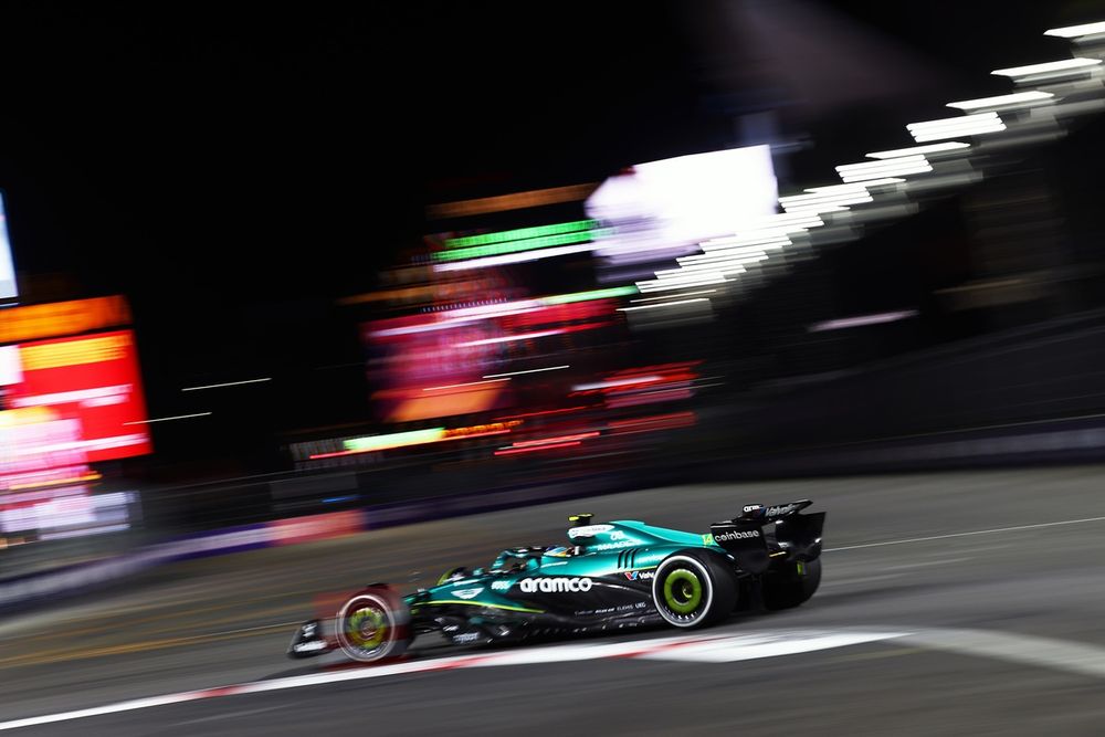 images-mgl-6lmd9480-s1000-fernando-alonso-aston-martin-r