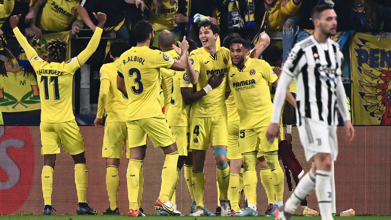 images-v3-bltc595d0eef64362c7-goal---image-w-crest--fb1a9e98-481f-4654-9180-7600ff2a49a9