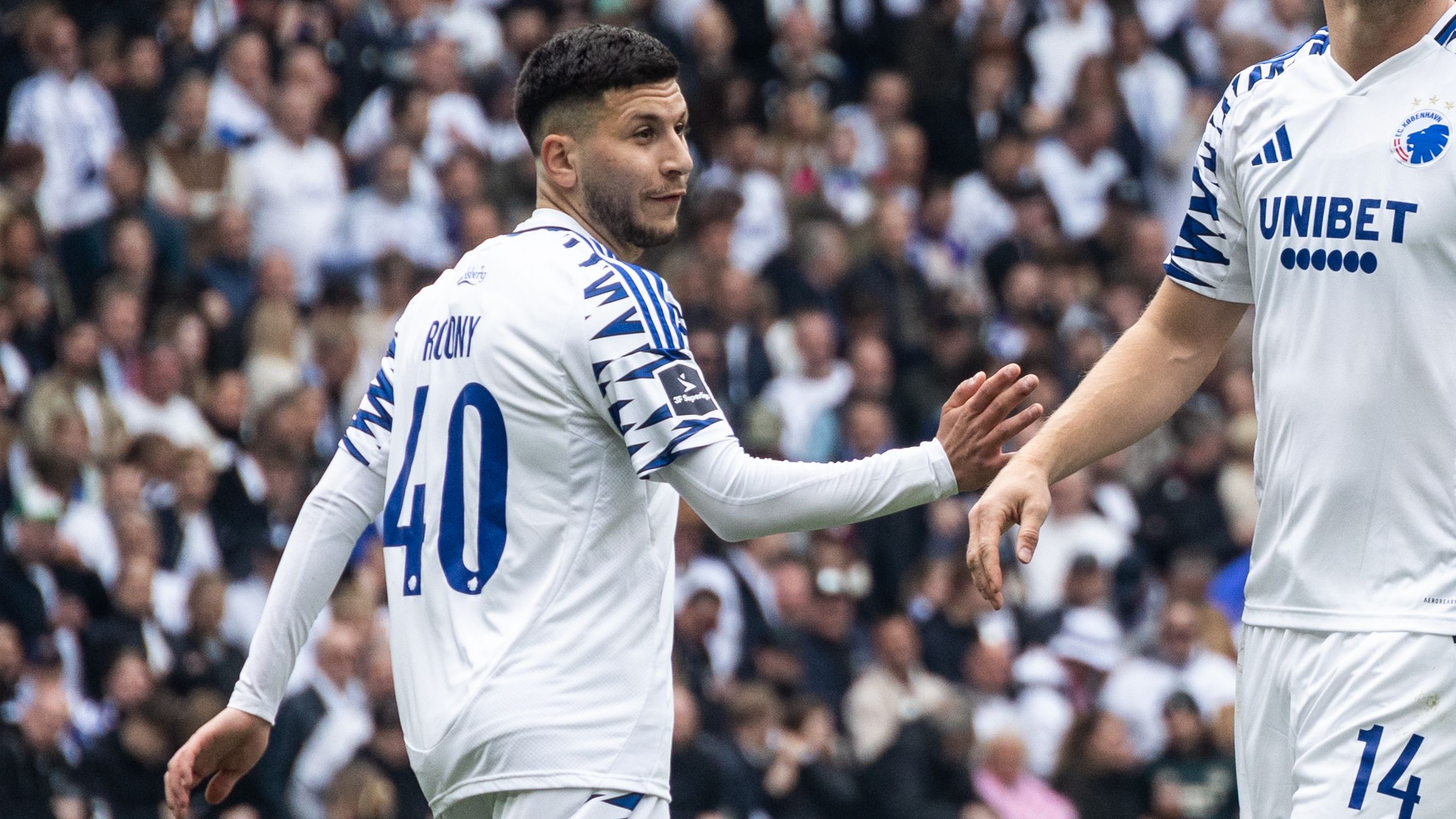 images-v3-blt62a28c91f63a5e6c-crop-MM5DEMZRGM5DCMZQGE5G433XMU5DGNJQHIZTSNI=-GettyImages-2209620343